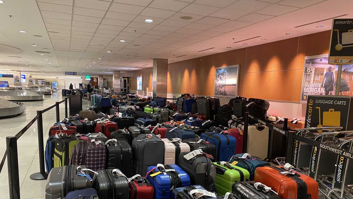 Travelers upset over Southwest cancellations, delays finding bags