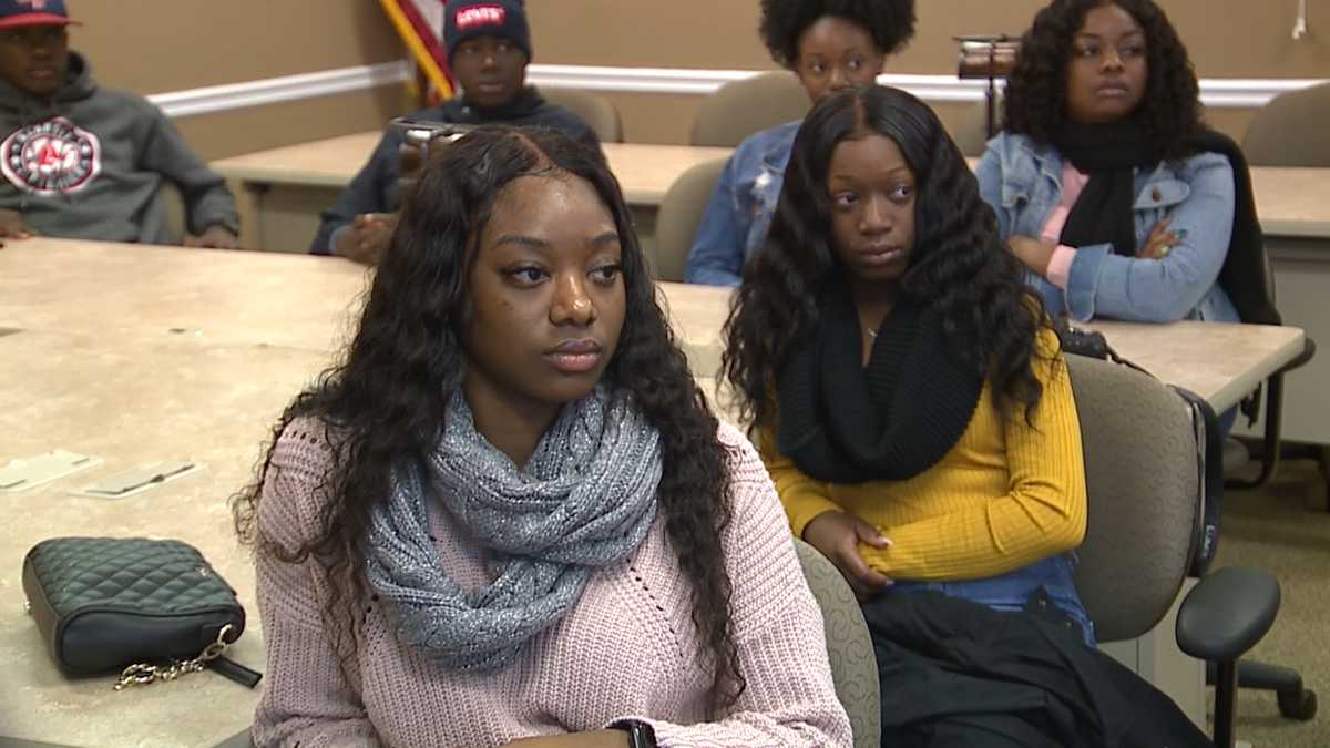 GS students from the Bahamas say thanks before graduation - WJCL