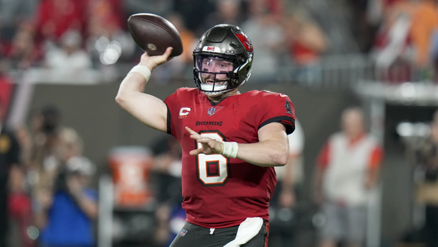 Baker Mayfield throws for 3 TDs to lead Bucs to rout of Eagles - Vimarsana News