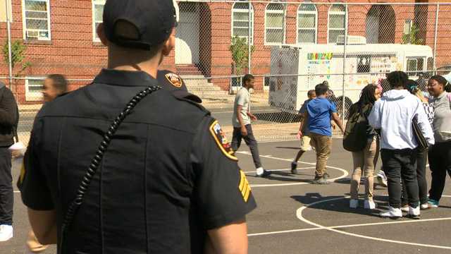 Police try to connect with community at Baltimore school event - Vimarsana News