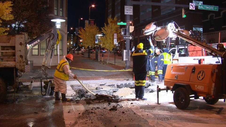 Repairs to water main break continue in downtown Baltimore