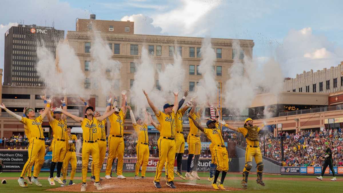 Savannah Bananas' unconventional style of baseball coming to Syracuse,  Cooperstown in 2023 