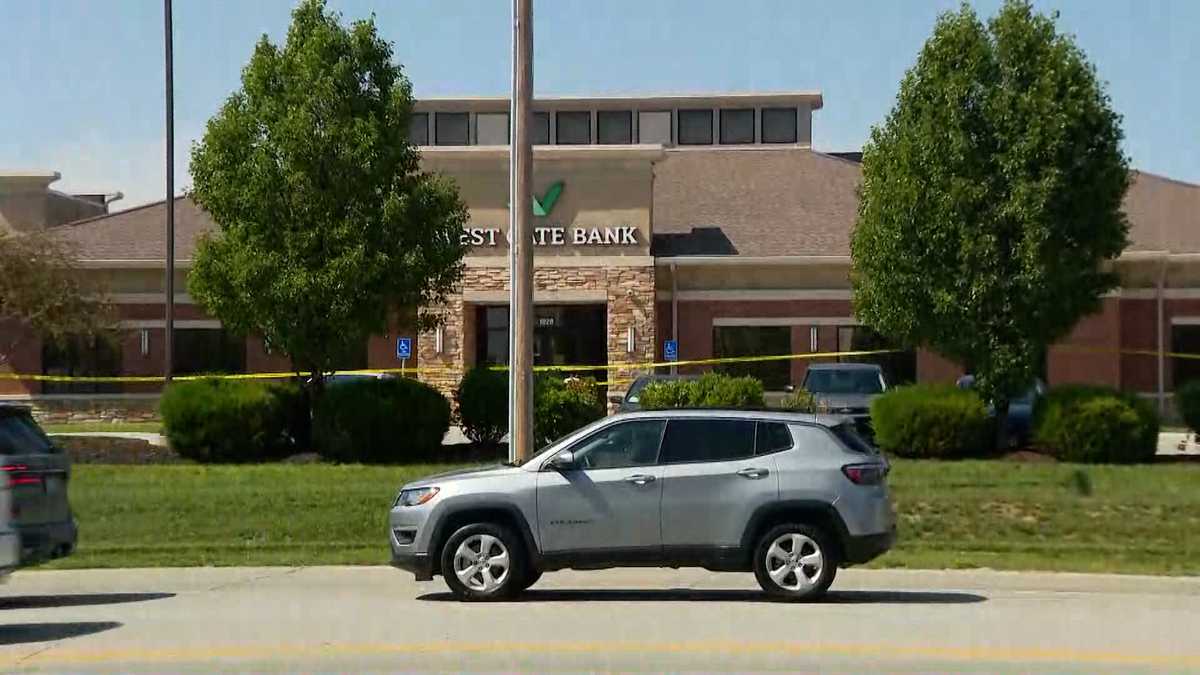 UPDATE: Omaha Police release photos from bank robbery at Bank of the West