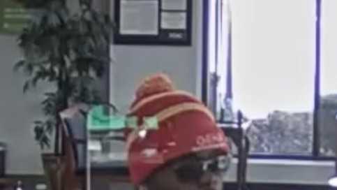 Authorities looking for male suspect in Kansas City bank robbery - Vimarsana News
