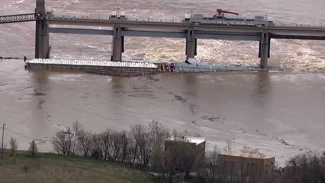 Website set up to check progress clearing barges stuck in Louisville - Vimarsana News