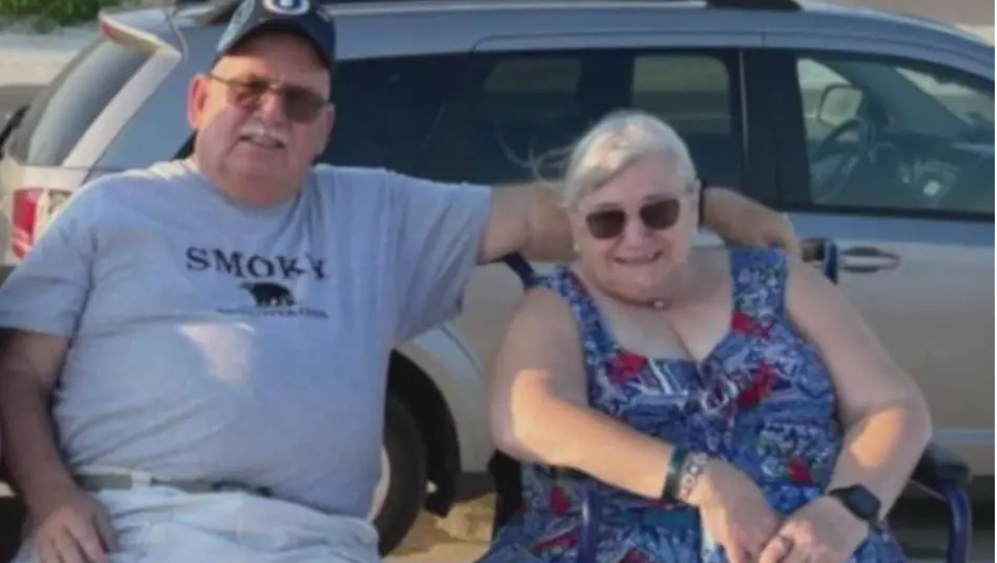 Missing Indiana couple found after man dies in Nevada desert