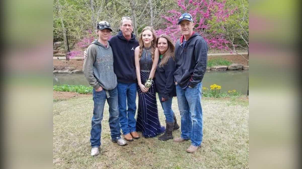 Vigil held for Gravette woman whose family was killed in murdersuicide Friday