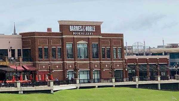 Barnes Noble Closing At Newport On The Levee barnes-noble-closing-at-newport-on-the-levee