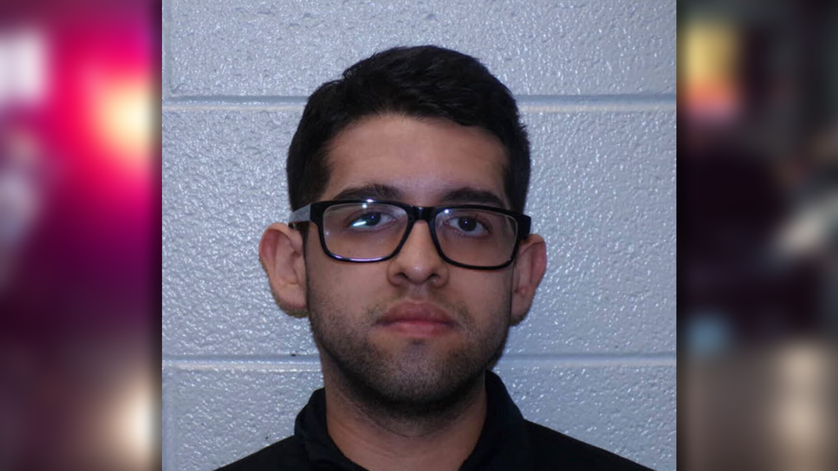 Man accused of impersonating police officer to stop vehicles, disrupt traffic