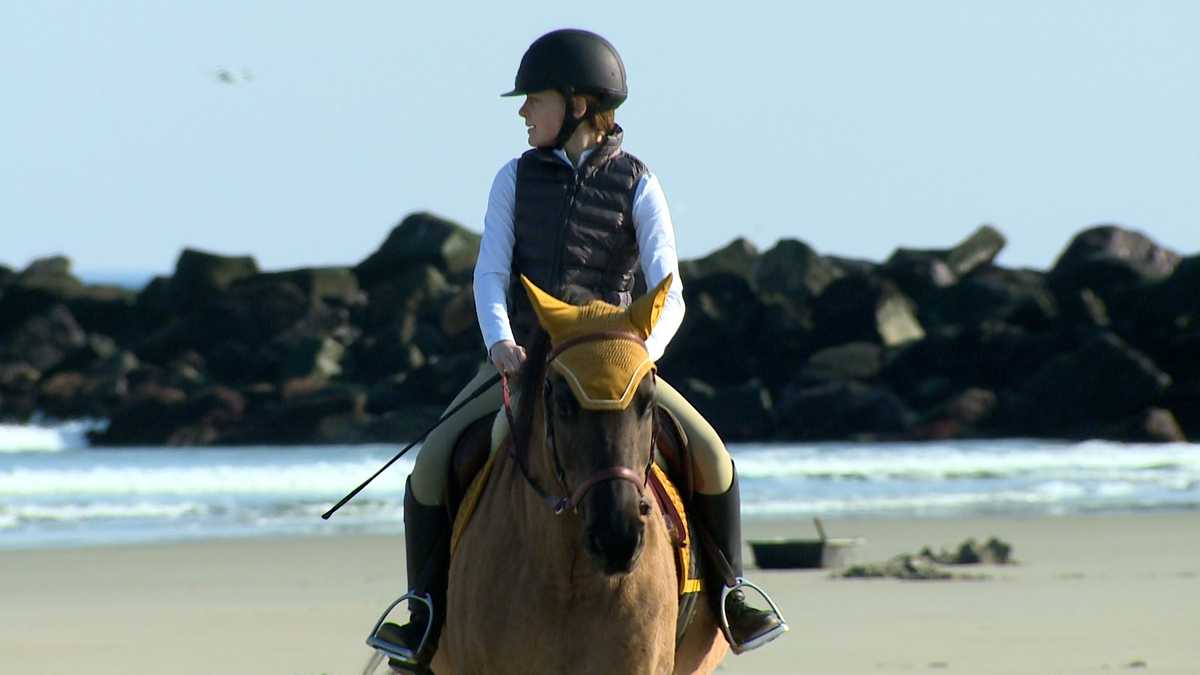 NH Chronicle Horseback Riding on the Beach