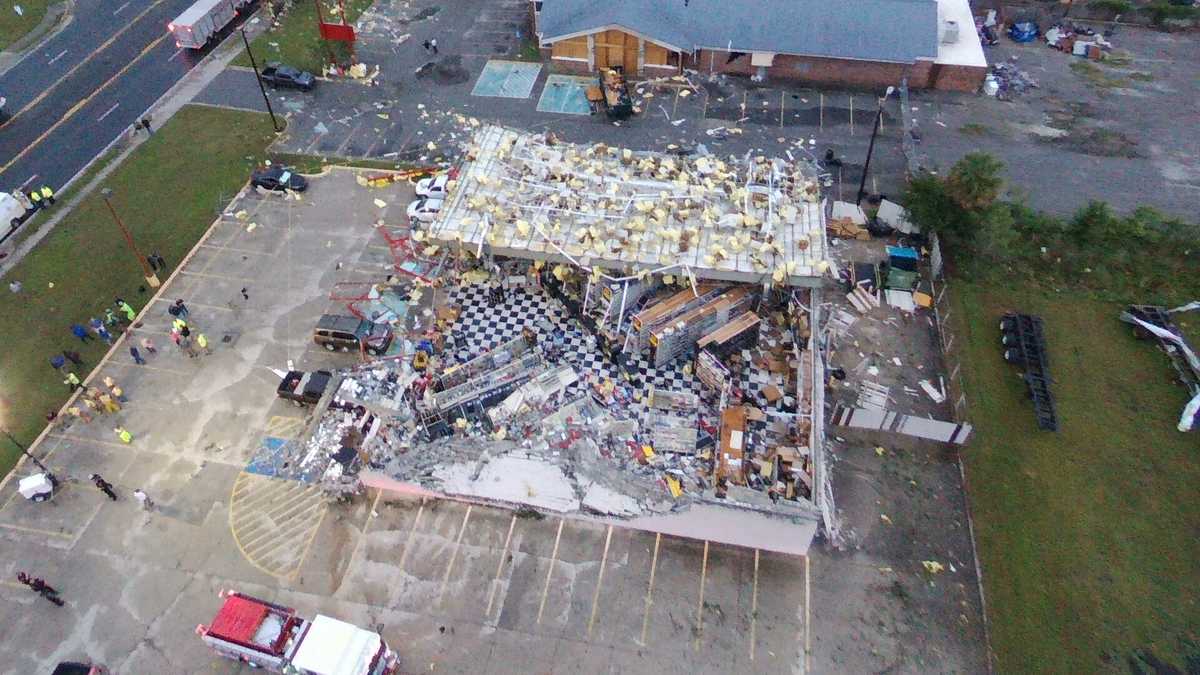 SLIDESHOW Damage left behind by a likely tornado in Garden City