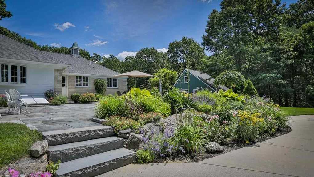 Mansion Monday Sprawling ranch on a Bedford estate