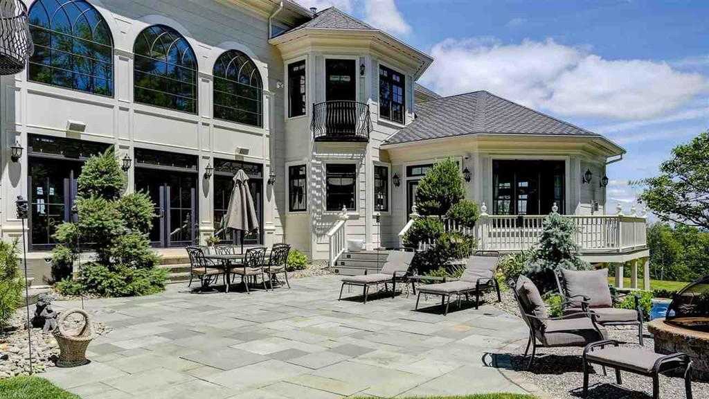 Mansion Monday Your highend dream home in beautiful Bedford