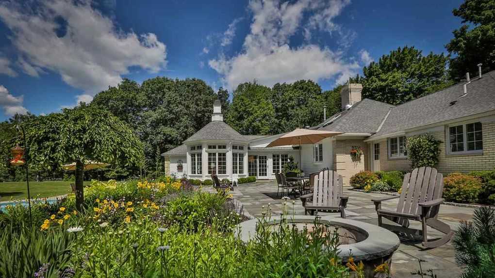 Mansion Monday Sprawling ranch on a Bedford estate