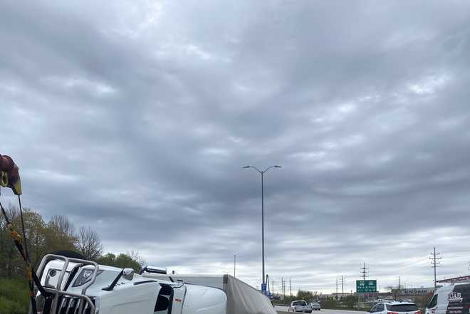 Beer truck overturns on interstate in Menomonee Falls