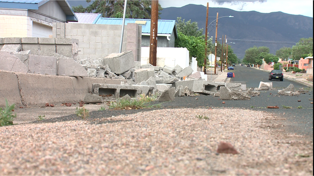 High winds damage Albuquerque neighborhood - Vimarsana News