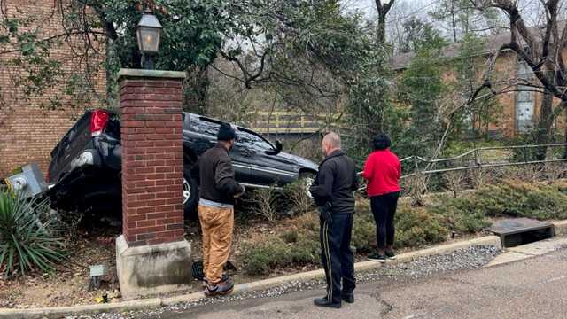 Driver says he lost power steering, leading to crash in Belhaven - Vimarsana News
