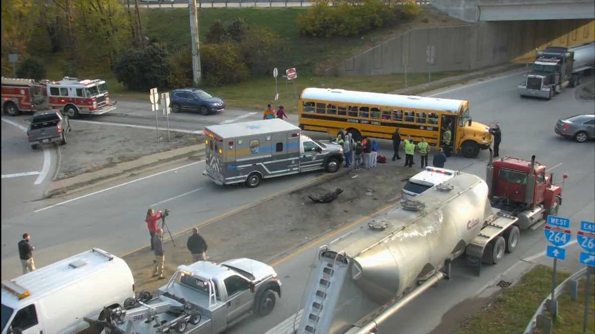 Minor injuries reported in crash involving JCPS bus