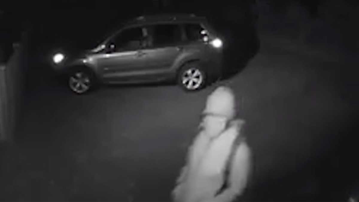 Police in Mass. town warn residents about uptick in breakins