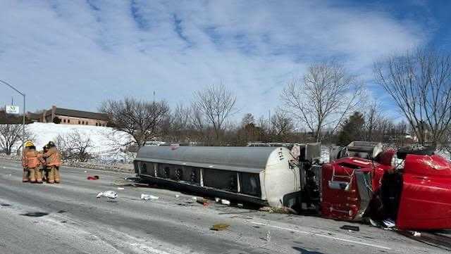 Beltway's Inner Loop closed amid tanker rollover crash, fuel spill