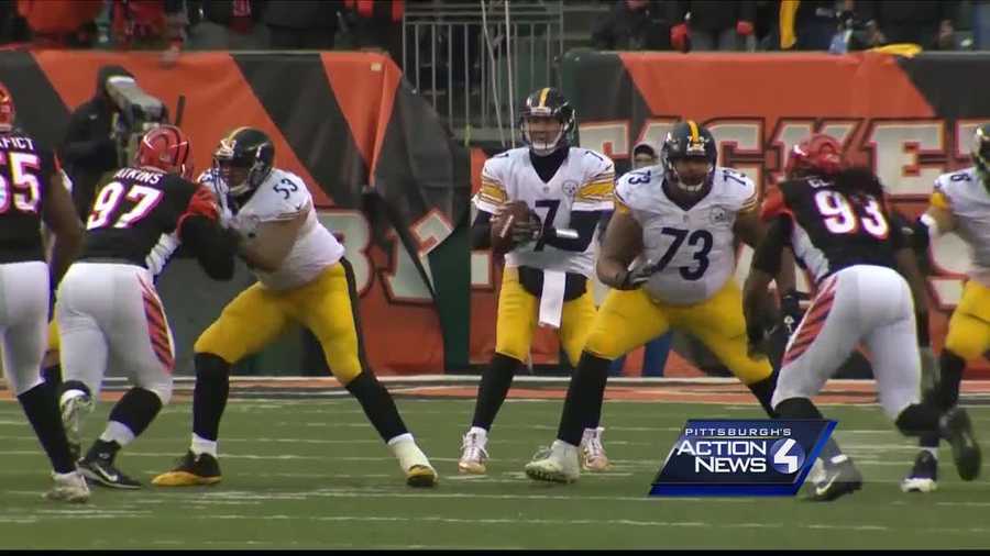 Ben Roethlisberger drops back to pass the ball.