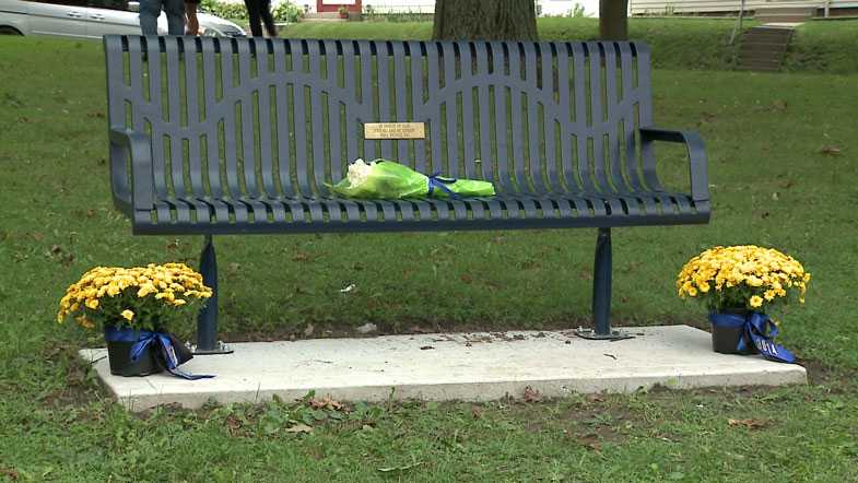 Community honors Milwaukee police officer killed in line of duty with ...