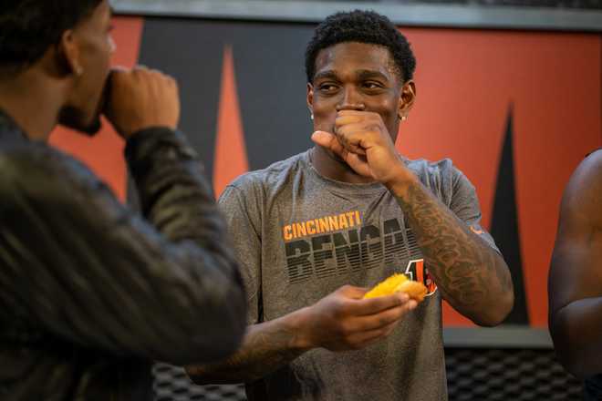 New Bengals get their first taste of Cincinnati Gold Star Chili