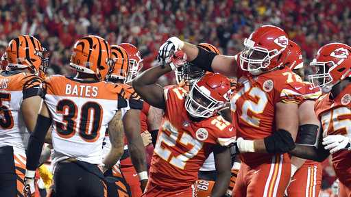 chiefs trounce bengals giving cincinnati worst loss of season
