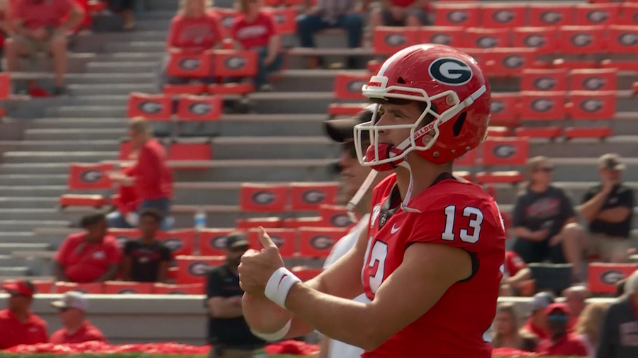 QB Stetson Bennett returning to Georgia for 2022 season