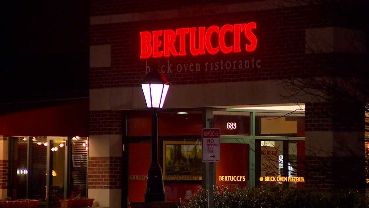 Massachusettsbased Bertucci's files for bankruptcy, closing restaurants