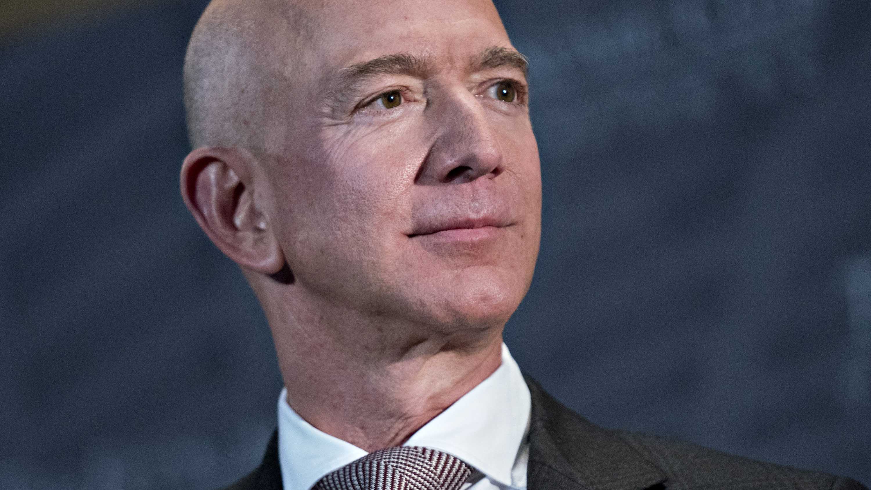 Jeff Bezos donates $200 million to Smithsonian, the biggest gift in the museum's history - Vimarsana News