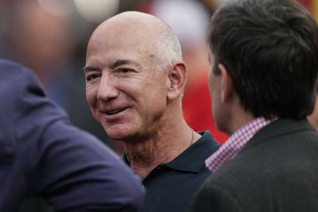 Amazon Founder Jeff Bezos Buys Miami. Tom Brady To Be His Neighbor