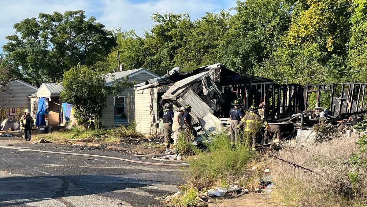 Crews responding to abandoned apartment fire in Alabama