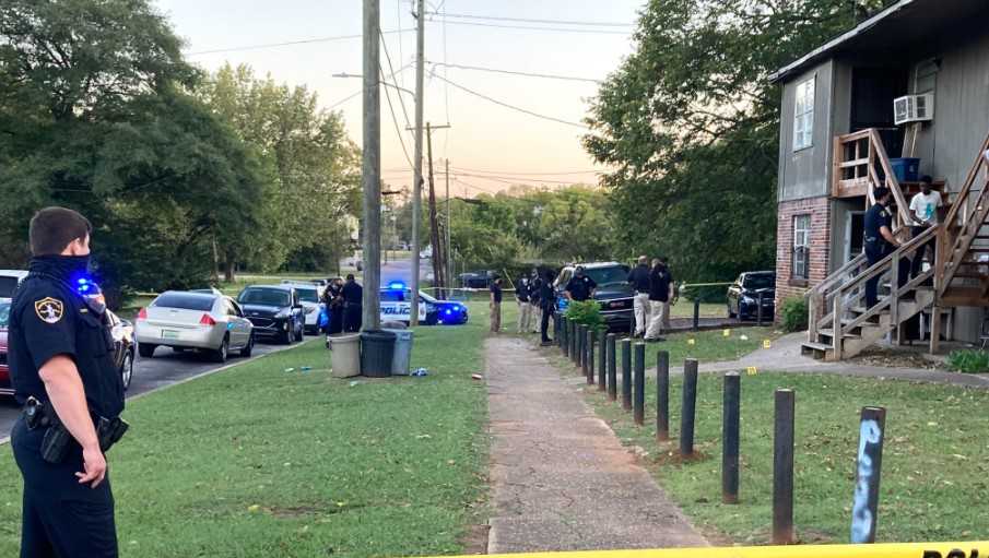 Shooting incident leaves man dead outside Birmingham apartment complex