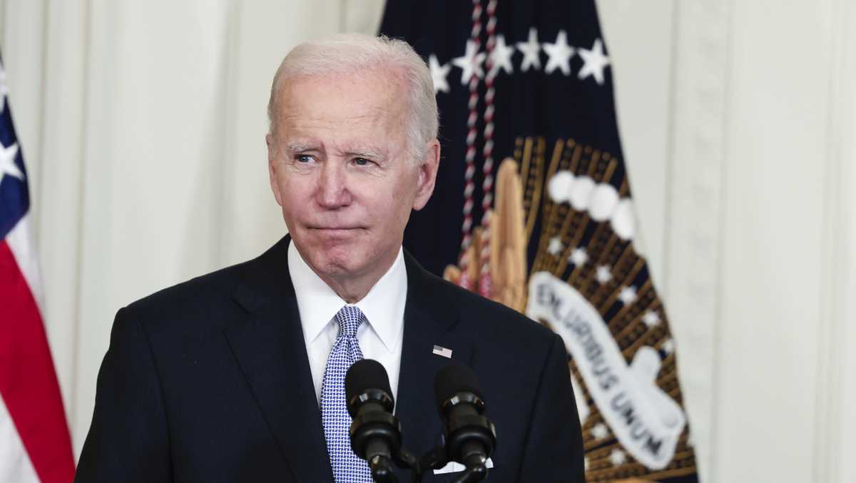 Biden calls on Naval Academy grads to be #39 defenders of democracy #39