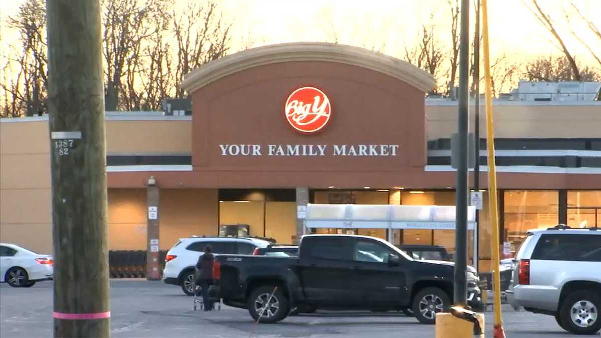 Kaartschrapers werden gevonden in elf Big Y-supermarkten in Massachusetts