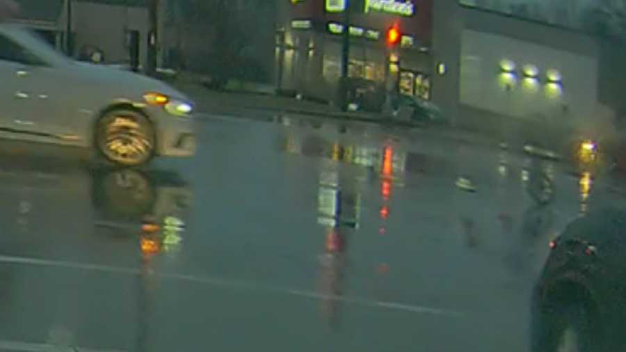Bicyclist hit by vehicle on Dixie Highway in Louisville dies