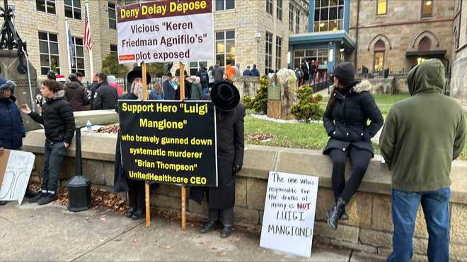 blair-county-pro-mangione-protesters-676