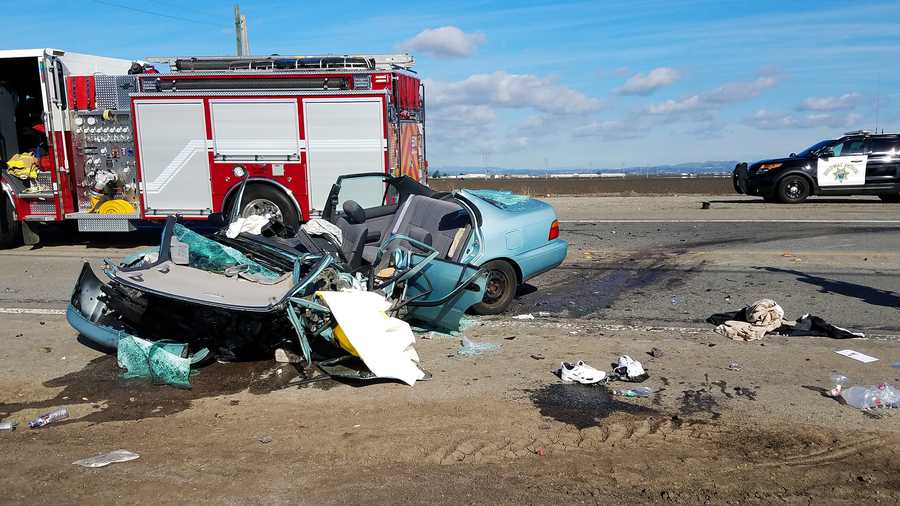 Major crash shuts down Blanco Road in Salinas