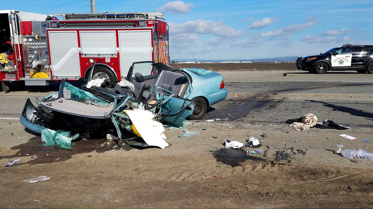 Major crash shuts down Blanco Road in Salinas