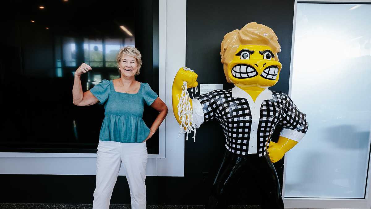 Iowa women's basketball surprises Lisa Bluder with new statue