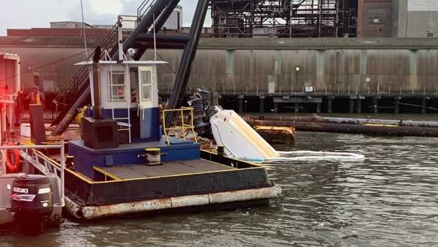 Search efforts suspended for man whose boat hit barge in Savannah - Vimarsana News