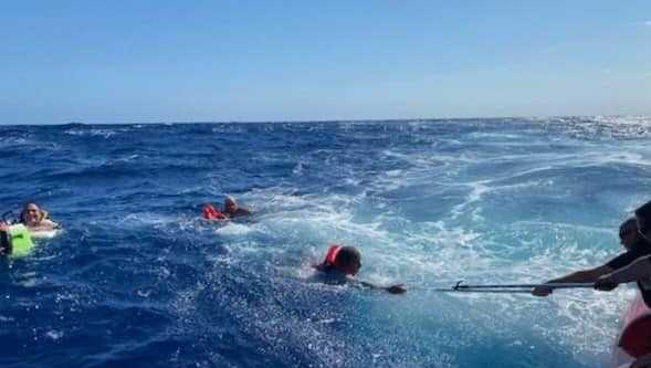Four men in Florida rescued after their boat sank six miles off of shore - Vimarsana News