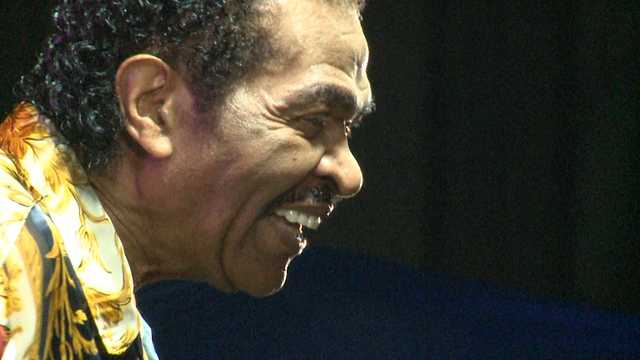 It will cost $1M to rename part of Jackson street for Bobby Rush - Vimarsana News