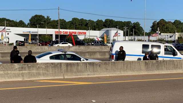 Body found on I-55 frontage road in Jackson, police say