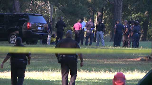 32-year-old man found shot to death in Jackson park
