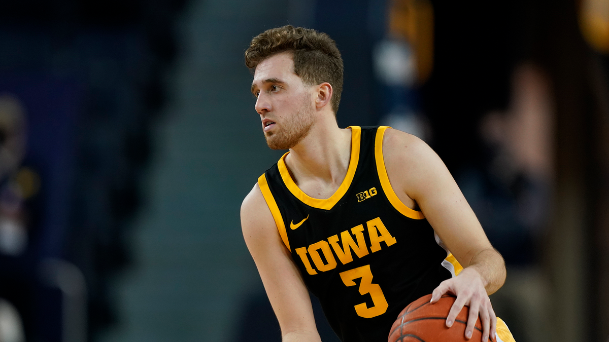 Iowa's Jordan Bohannon: Great People Choose To Do Right No Matter What