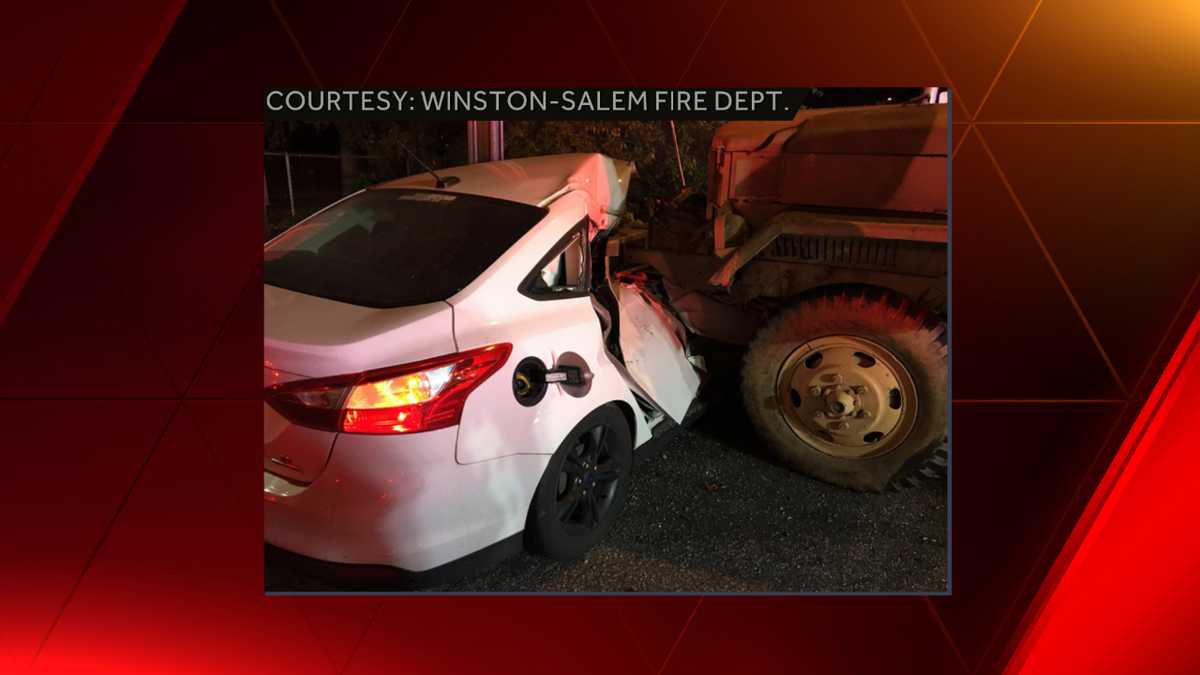 Serious crash closes part of Bolton Street