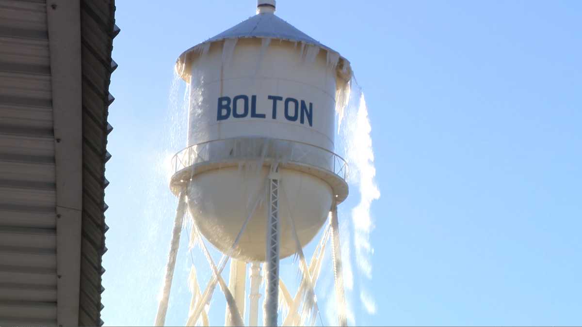 Bolton water tank overflows after sensor freezes up