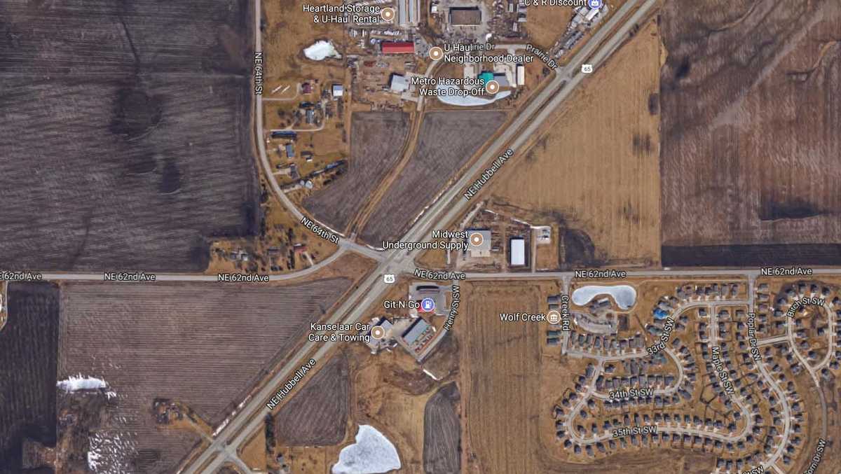 Deputies 1 dead in crash near Bondurant